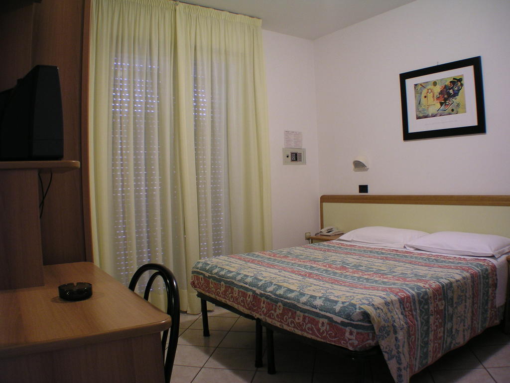 Hotel Villa Boschetti San Mauro Mare Oda fotoğraf